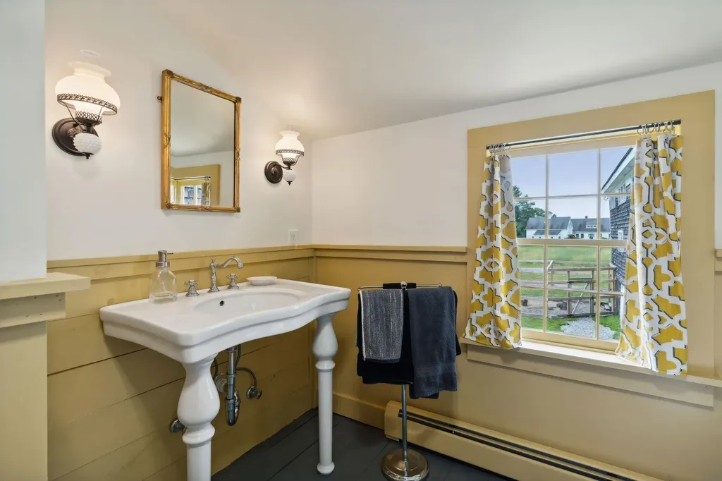 224 Tuttle Road Cumberland ME 04021