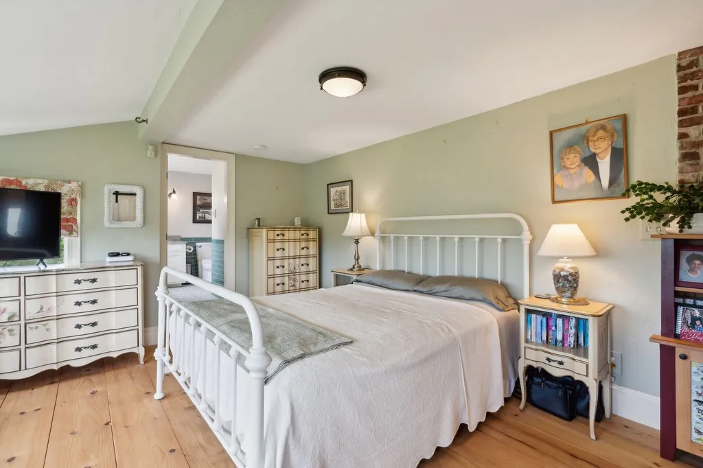 224 Tuttle Road Cumberland ME 04021