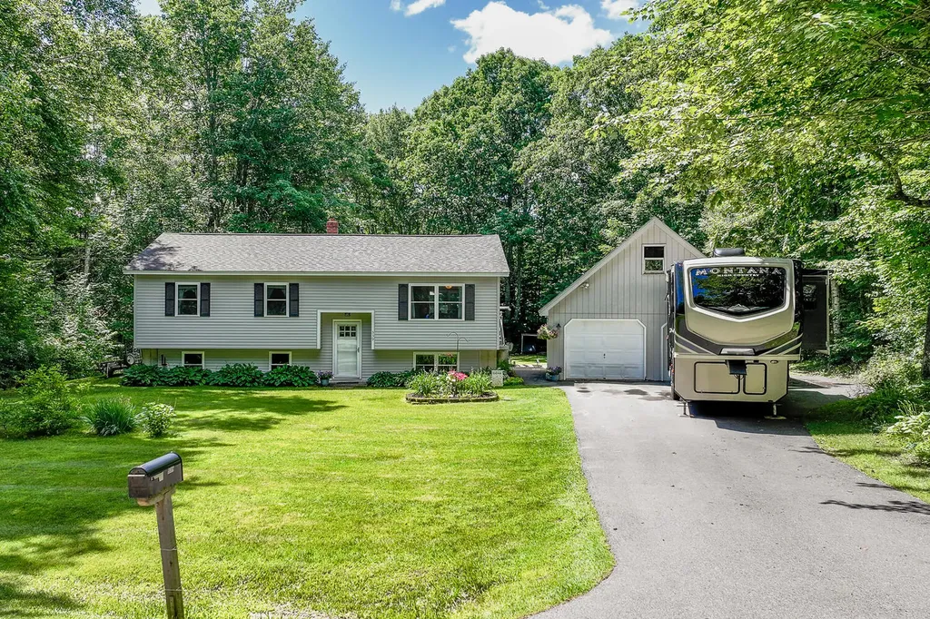 539 Hussey Hill Road Vassalboro ME 04989