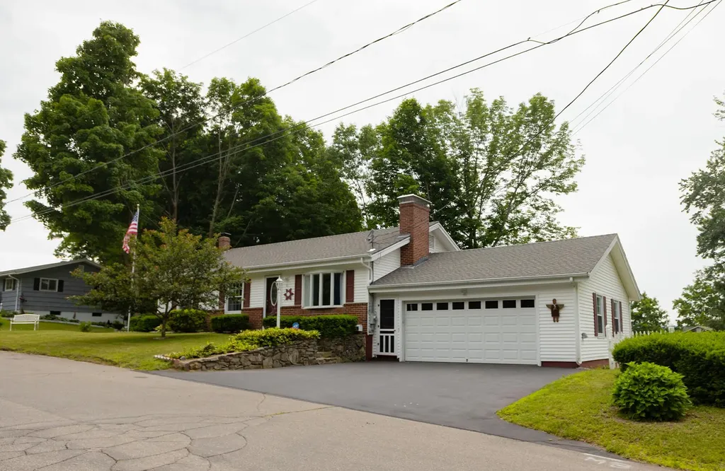 81 Bateman Street Sanford ME 04073