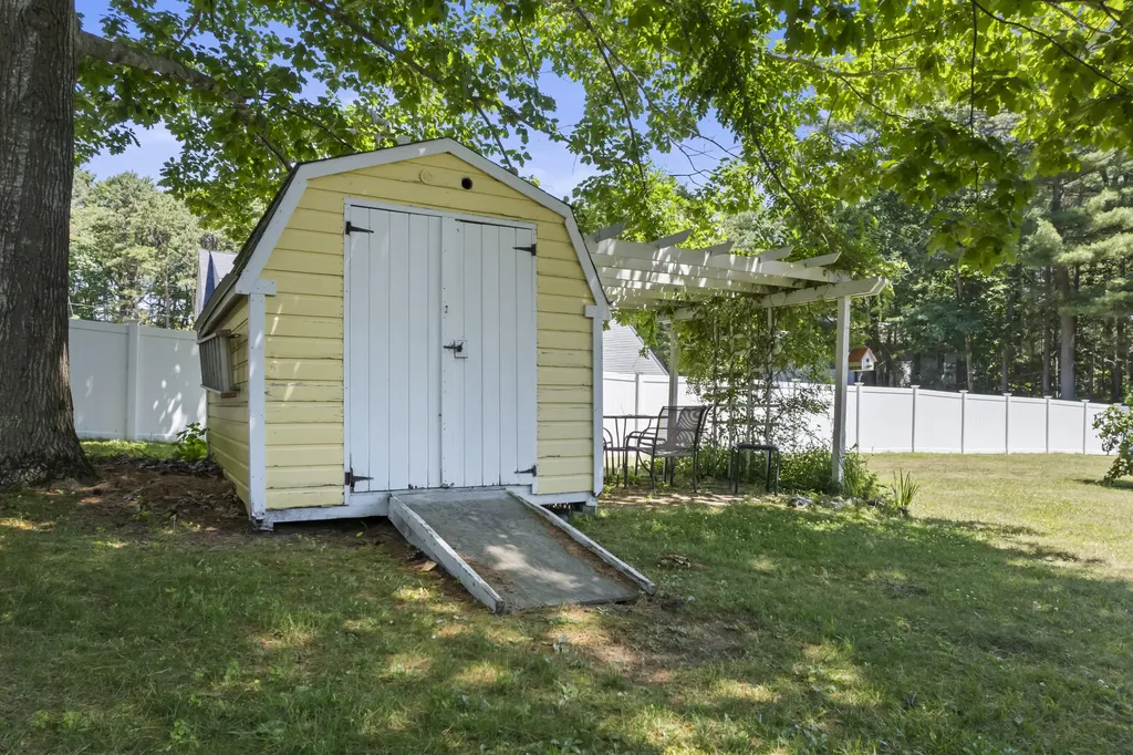64 Candlewood Lane Wells ME 04090