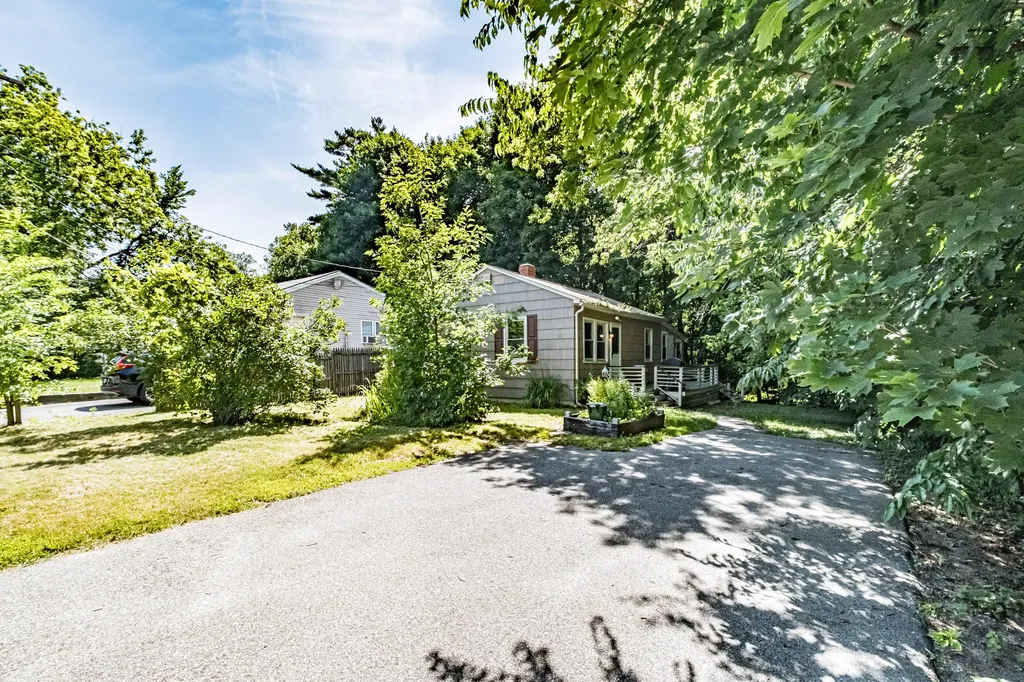 15 Arlington Avenue Westbrook ME 04092