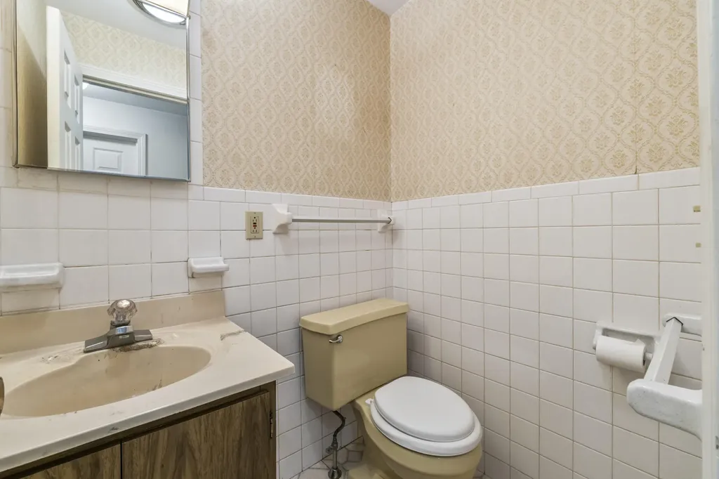 22 Donica Road York ME 03909