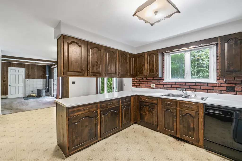 22 Donica Road York ME 03909