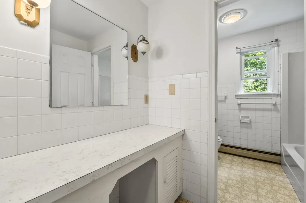 22 Donica Road York ME 03909