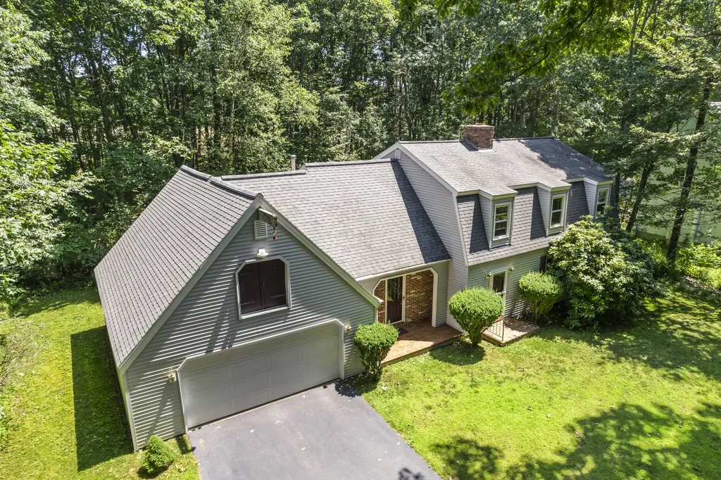 22 Donica Road York ME 03909
