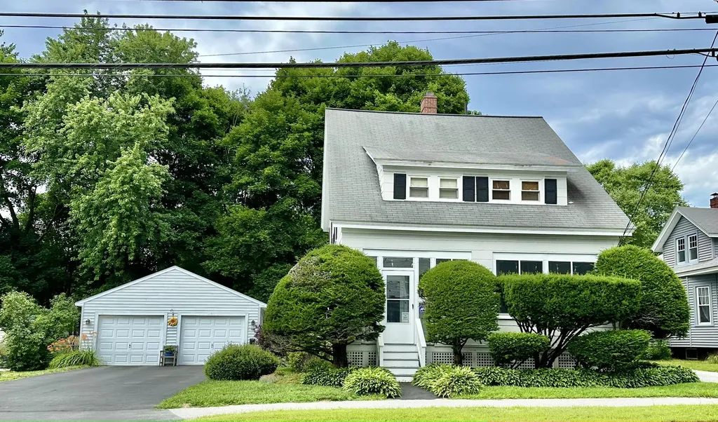 438 Turner Street Auburn ME 04210