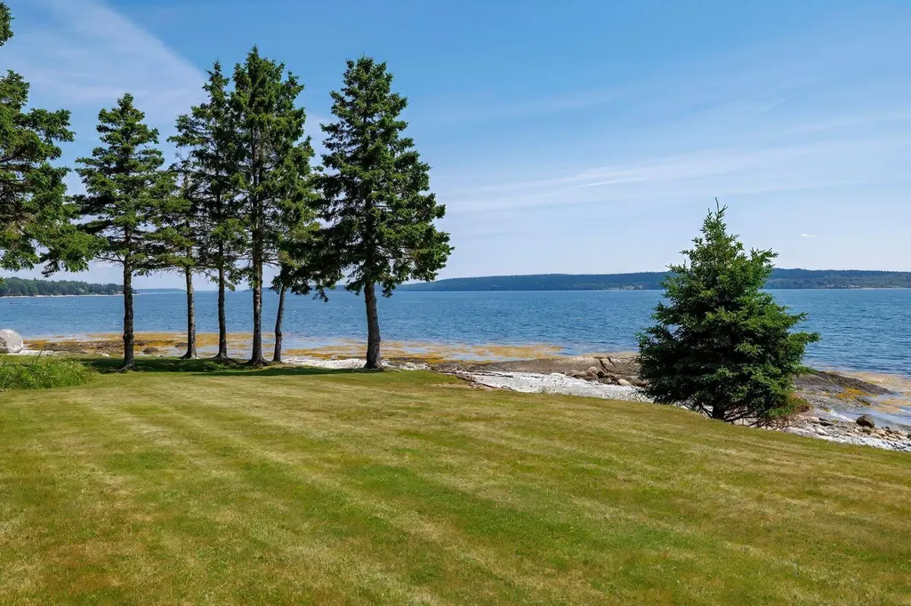 59 Willeke Lane Brooklin ME 04616