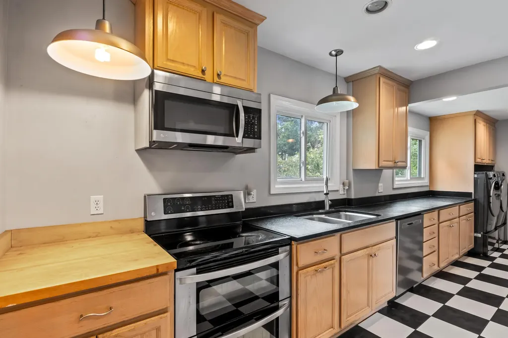 190 Broadway South Portland ME 04106
