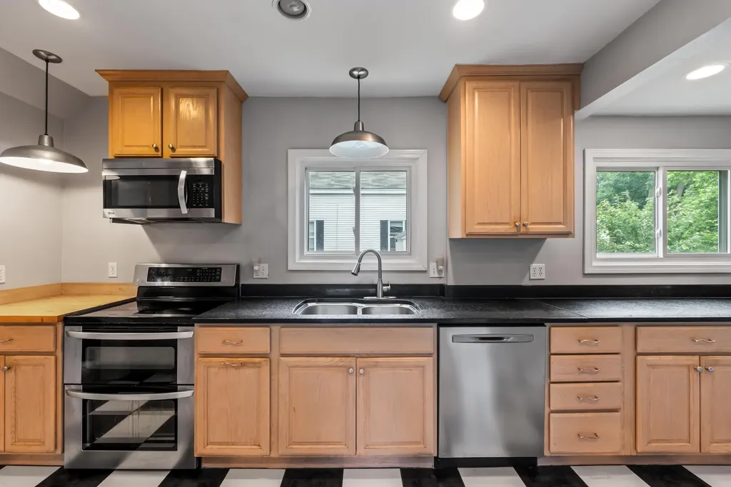 190 Broadway South Portland ME 04106