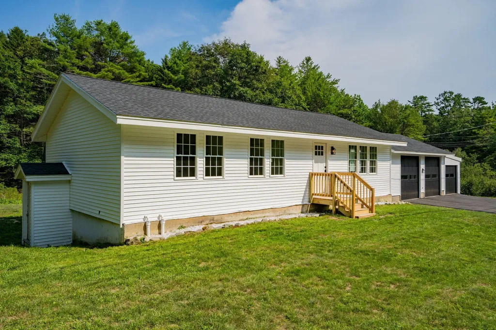 105 Flying Point Road Freeport ME 04032