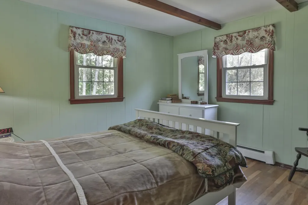 16 W Side Drive Verona Island ME 04416