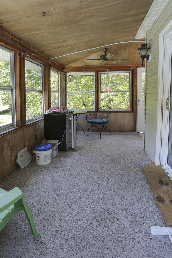 16 W Side Drive Verona Island ME 04416