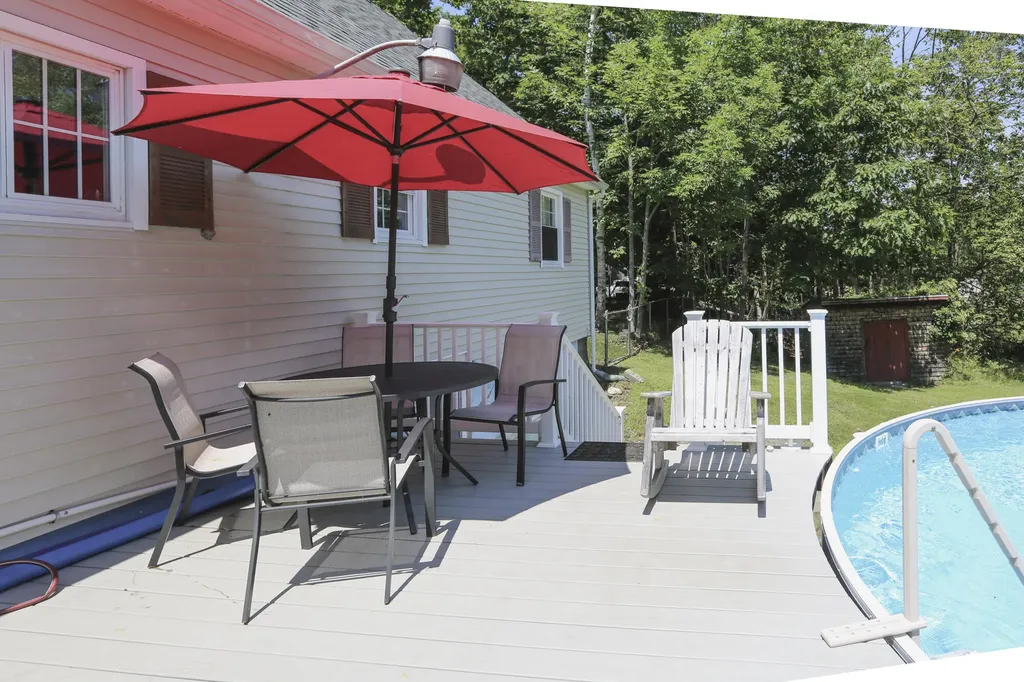 16 W Side Drive Verona Island ME 04416