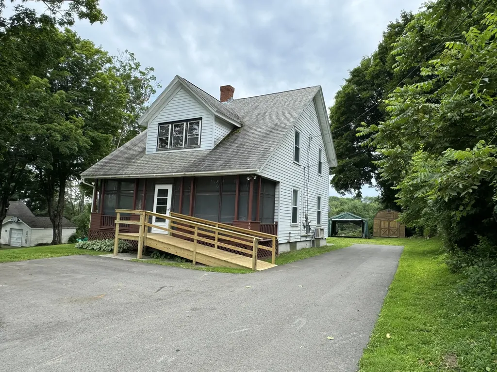 19 School Street Dexter ME 04930