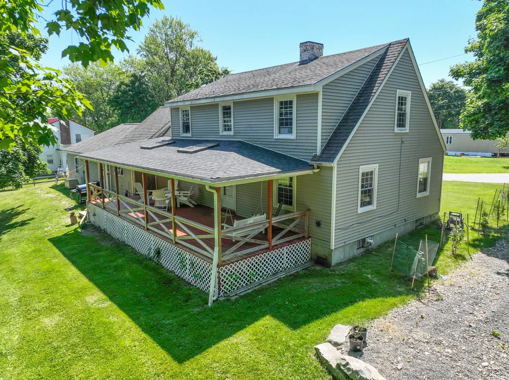 25 Gardner Avenue Machias ME 04654