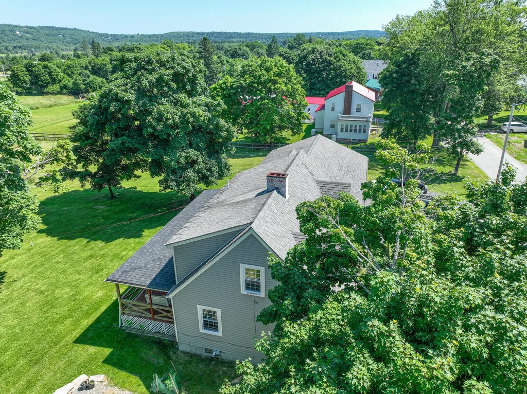 25 Gardner Avenue Machias ME 04654