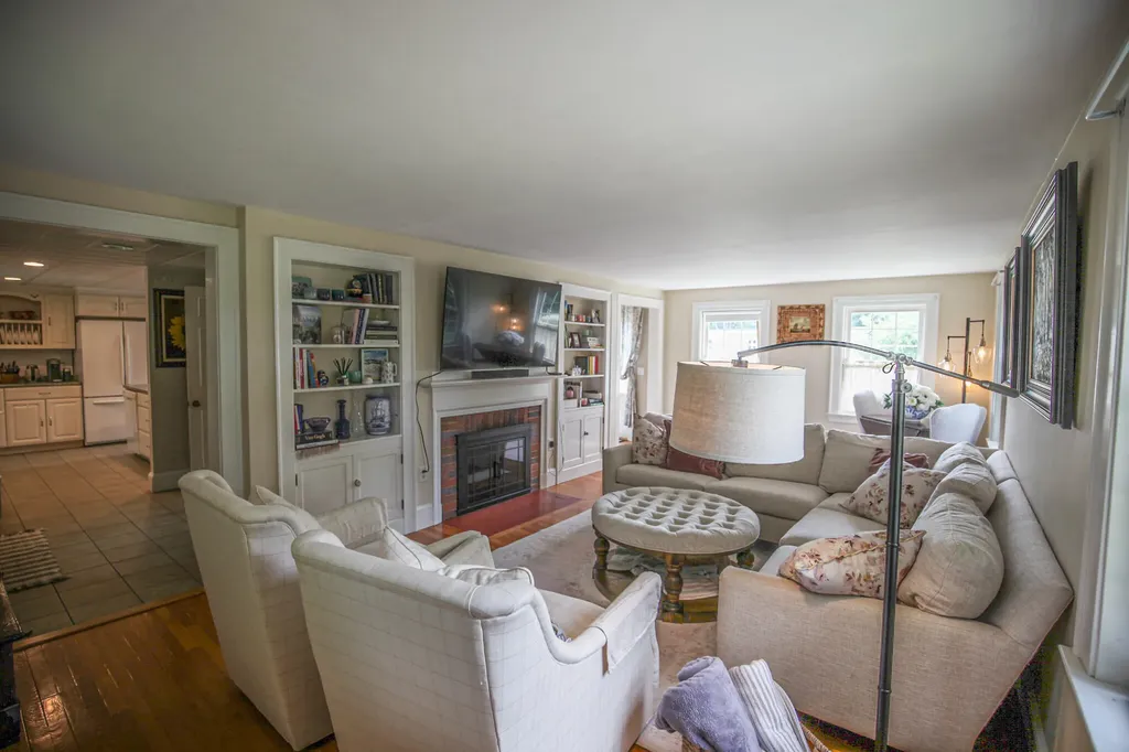25 Gardner Avenue Machias ME 04654