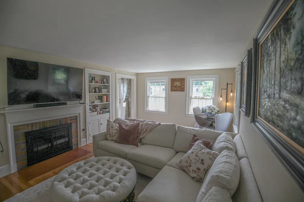 25 Gardner Avenue Machias ME 04654