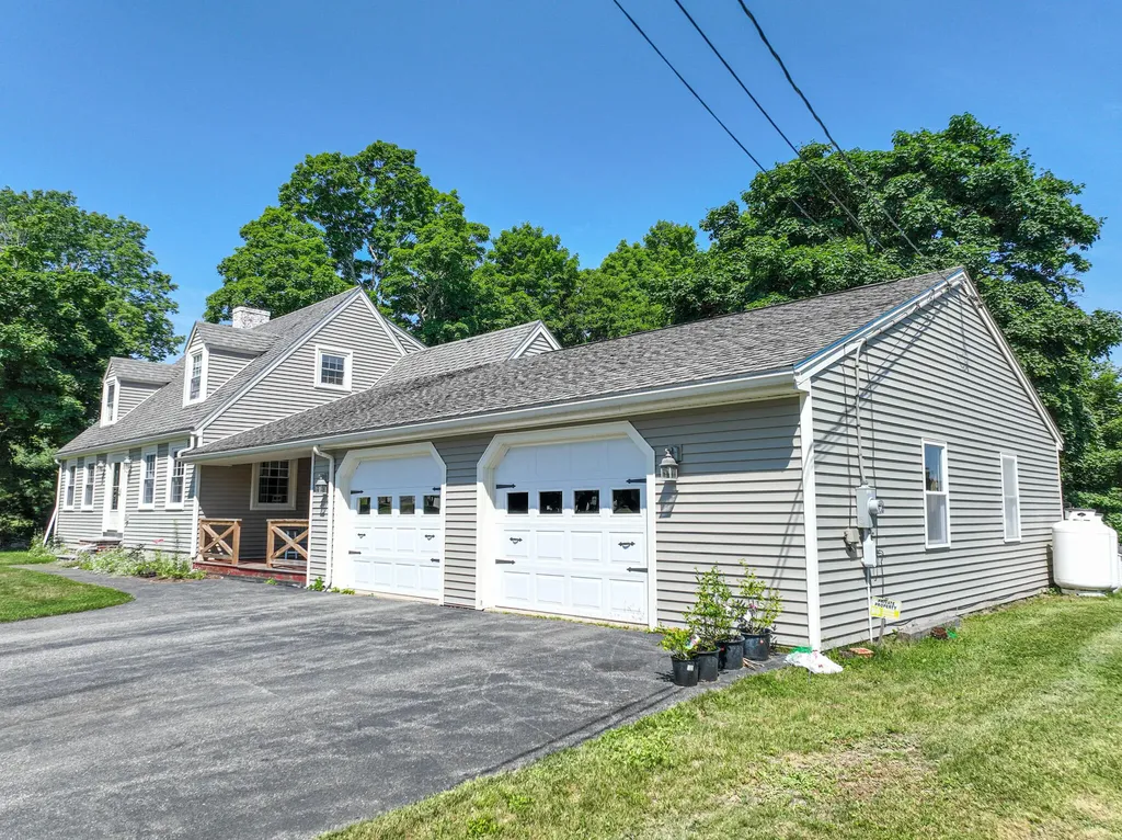 25 Gardner Avenue Machias ME 04654