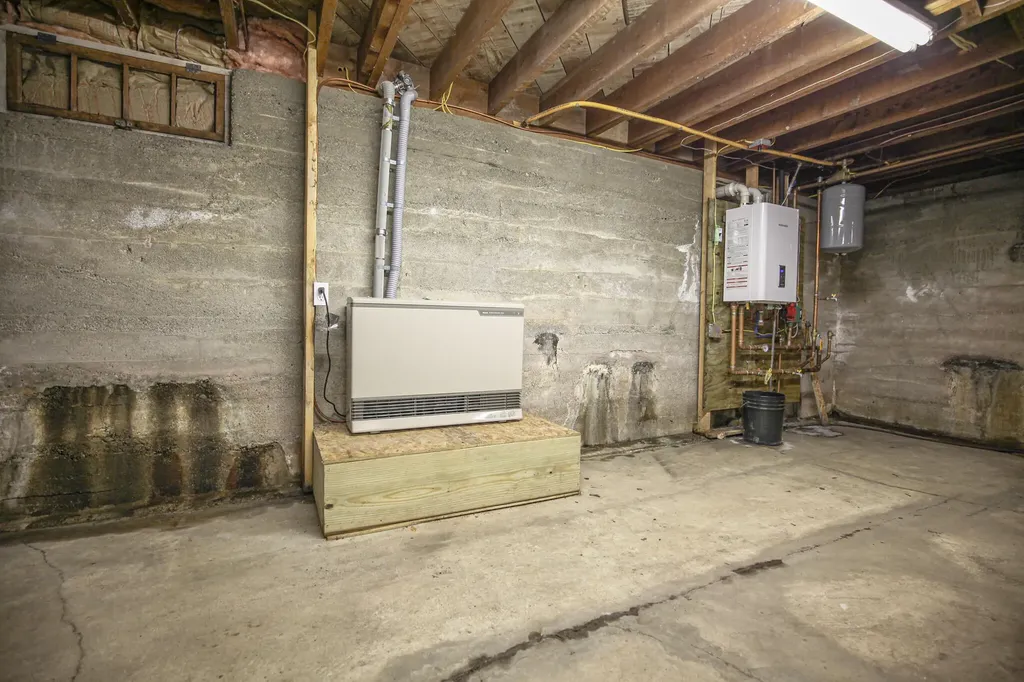 25 Gardner Avenue Machias ME 04654