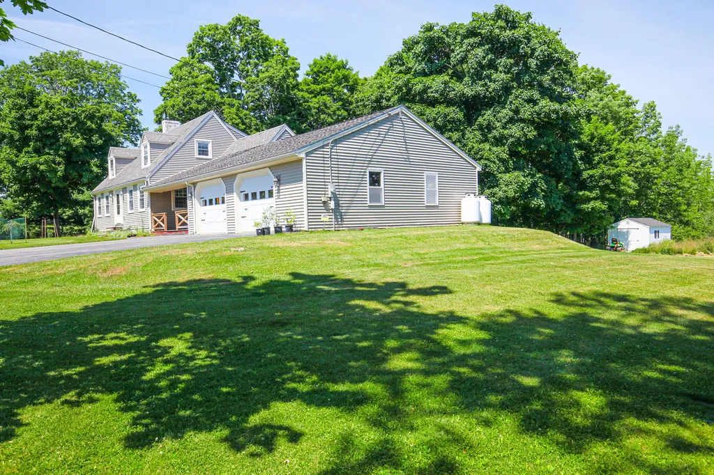 25 Gardner Avenue Machias ME 04654