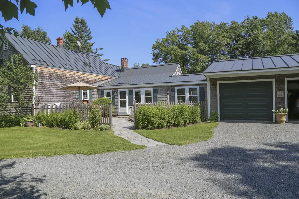 661 Lincolnville Road Belmont ME 04952