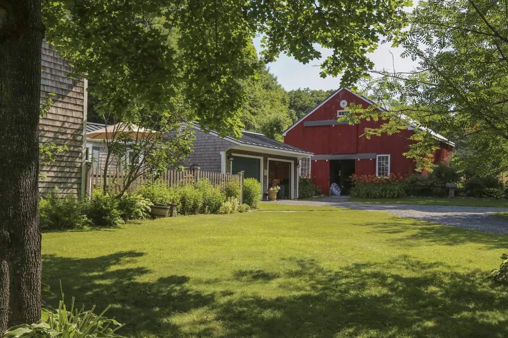 661 Lincolnville Road Belmont ME 04952