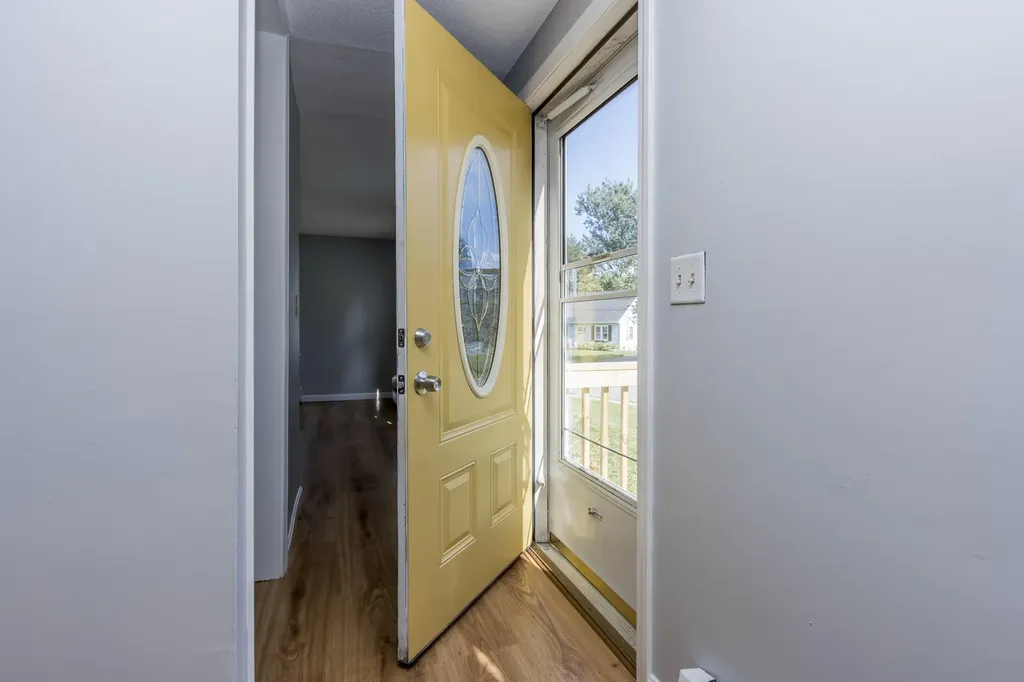 35 Sterling Drive Westbrook ME 04092