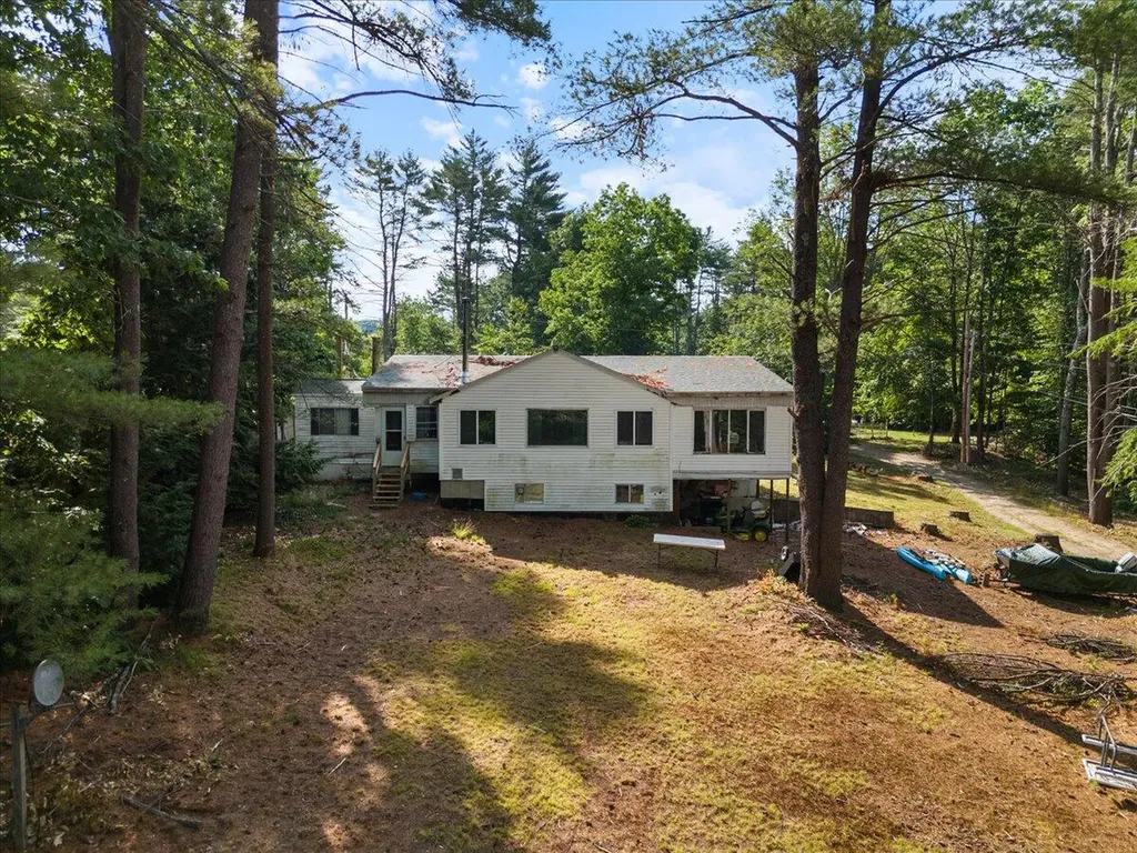 11 Apache Lane Lebanon ME 04027