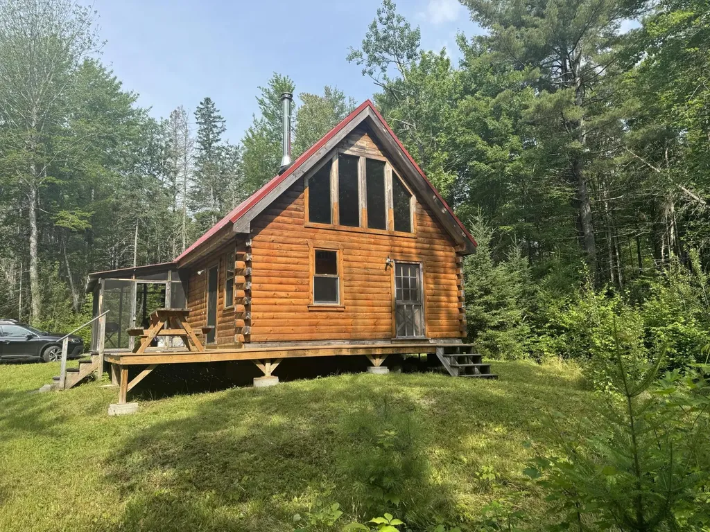 17 Moose Run Road Wellington ME 04942