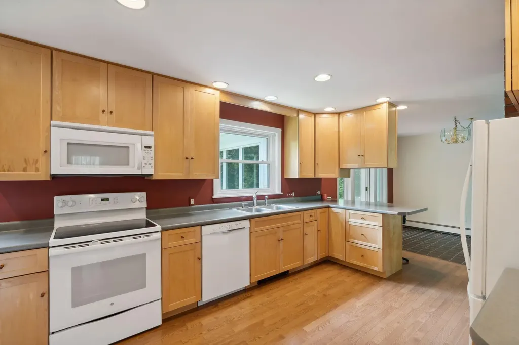 88 Hillside Avenue Auburn ME 04210