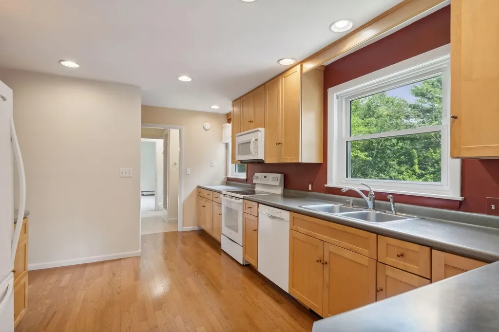 88 Hillside Avenue Auburn ME 04210