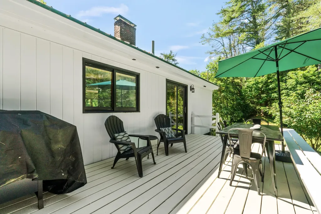 137 Bow Street Freeport ME 04032