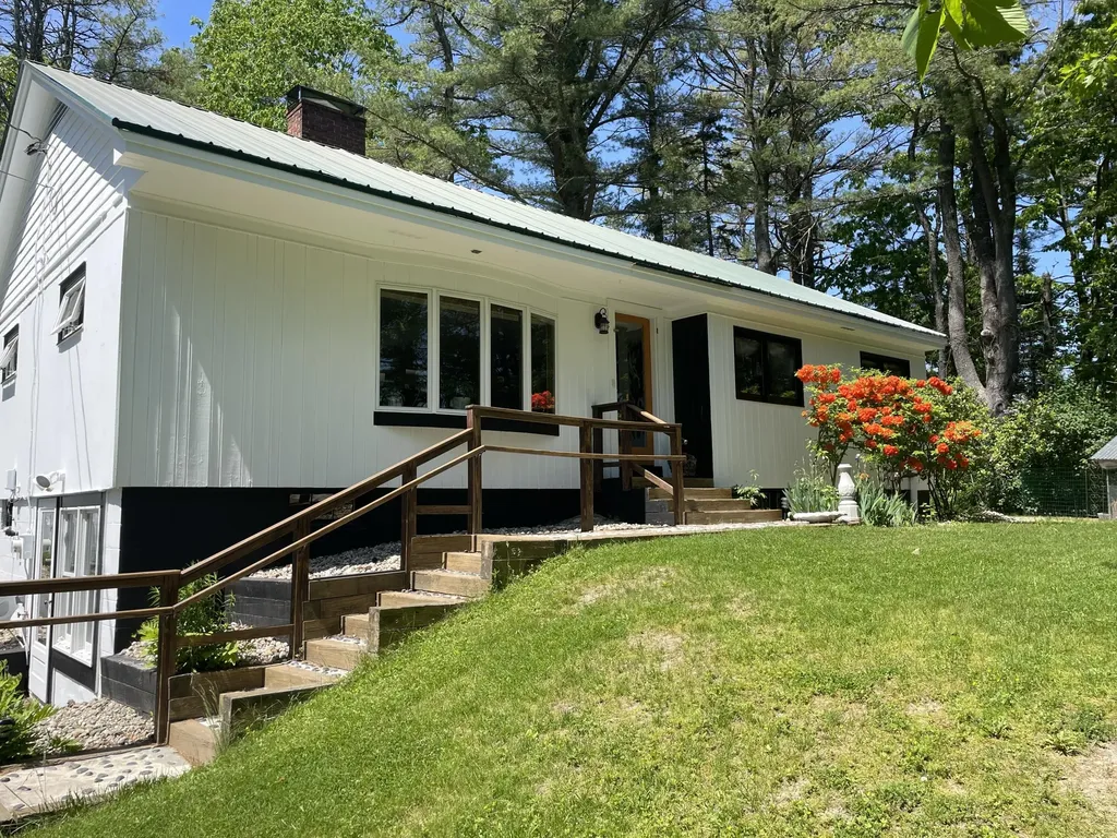 137 Bow Street Freeport ME 04032