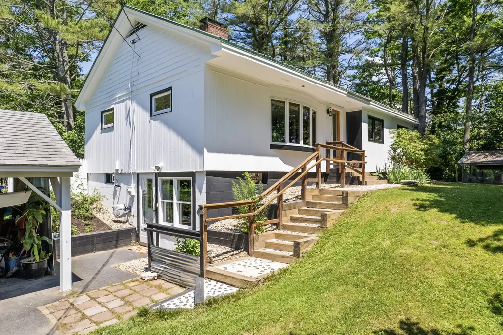 137 Bow Street Freeport ME 04032