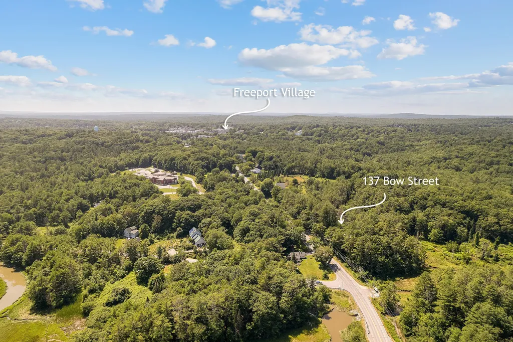 137 Bow Street Freeport ME 04032