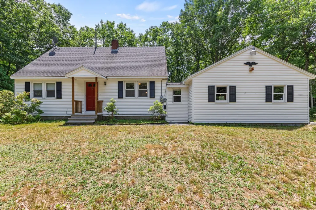 6 Bishop Road Poland ME 04274