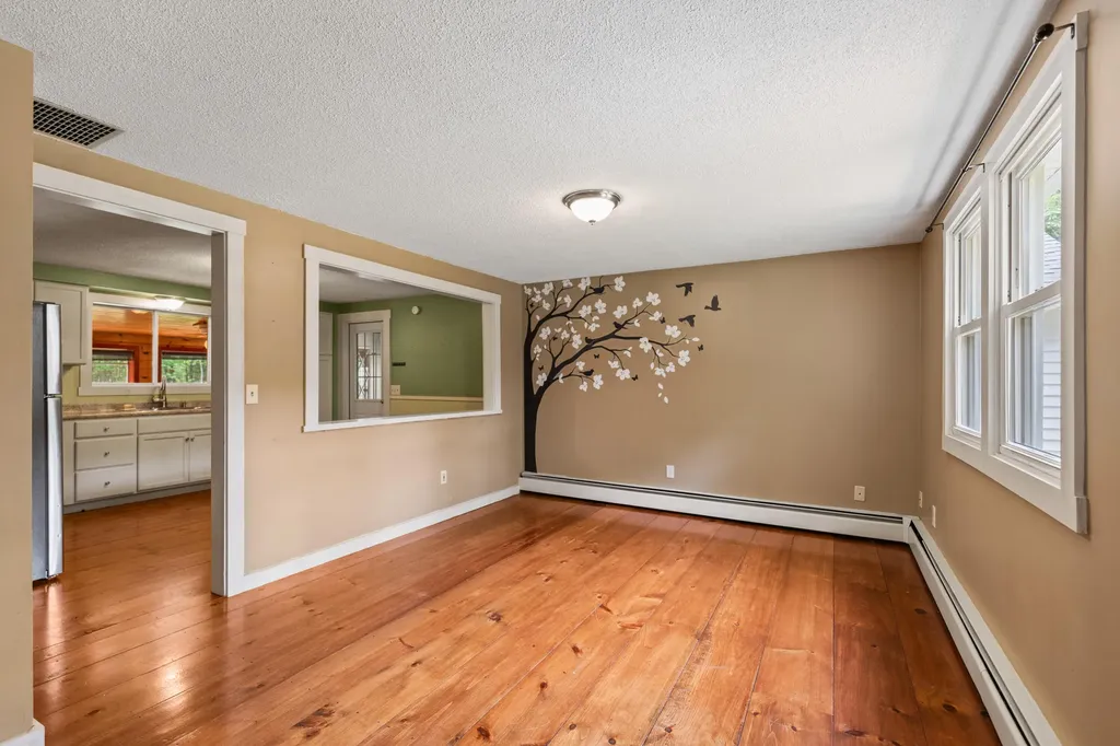 6 Bishop Road Poland ME 04274