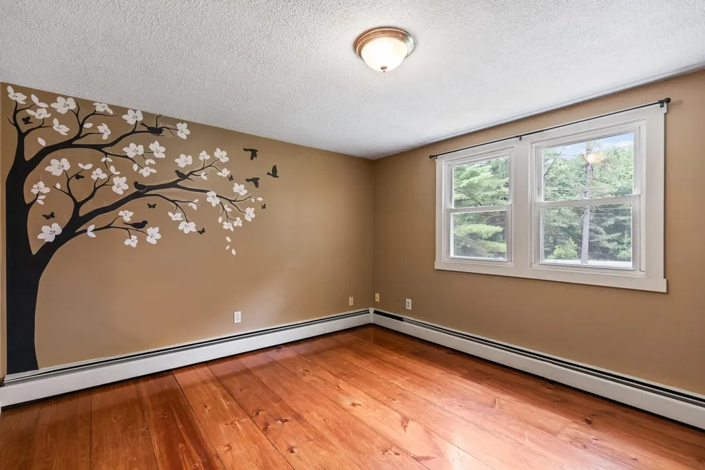 6 Bishop Road Poland ME 04274