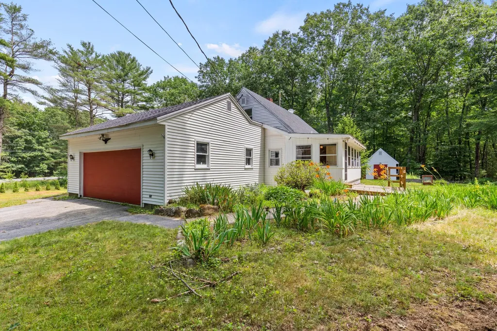 6 Bishop Road Poland ME 04274