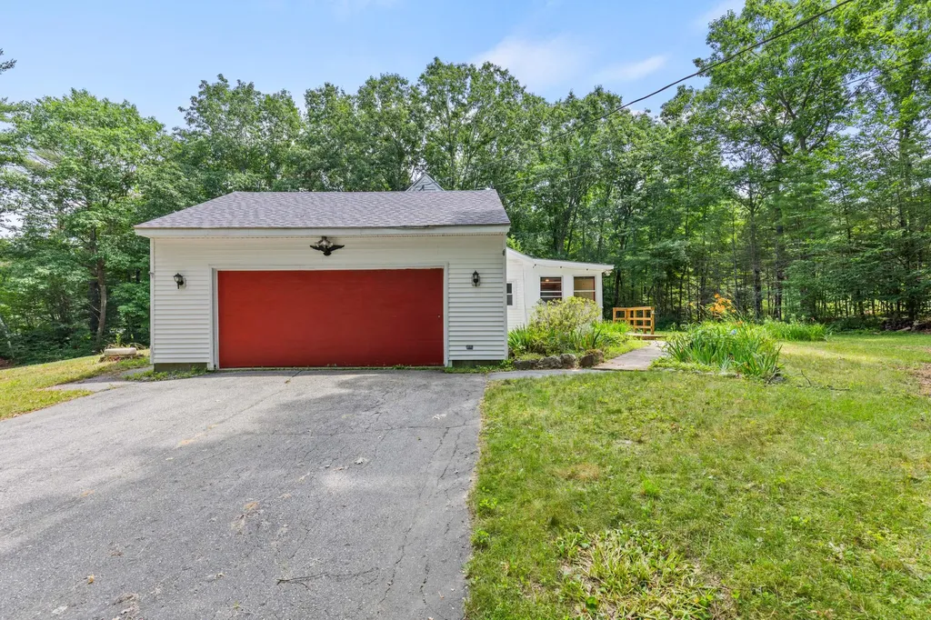 6 Bishop Road Poland ME 04274