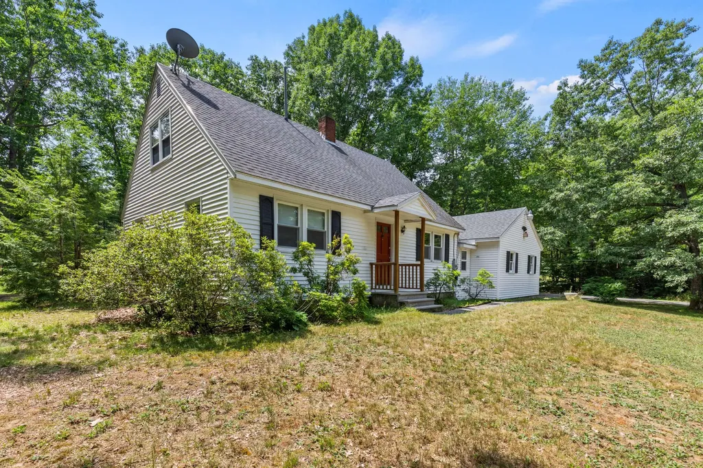 6 Bishop Road Poland ME 04274