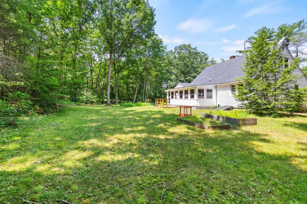 6 Bishop Road Poland ME 04274
