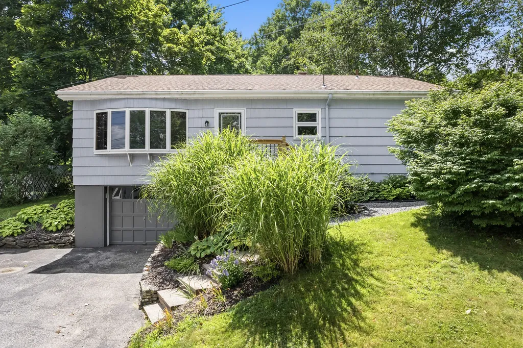147 Highland Avenue Lewiston ME 04240