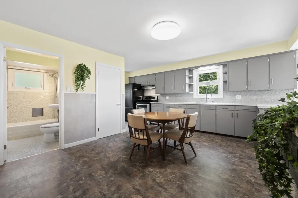 147 Highland Avenue Lewiston ME 04240