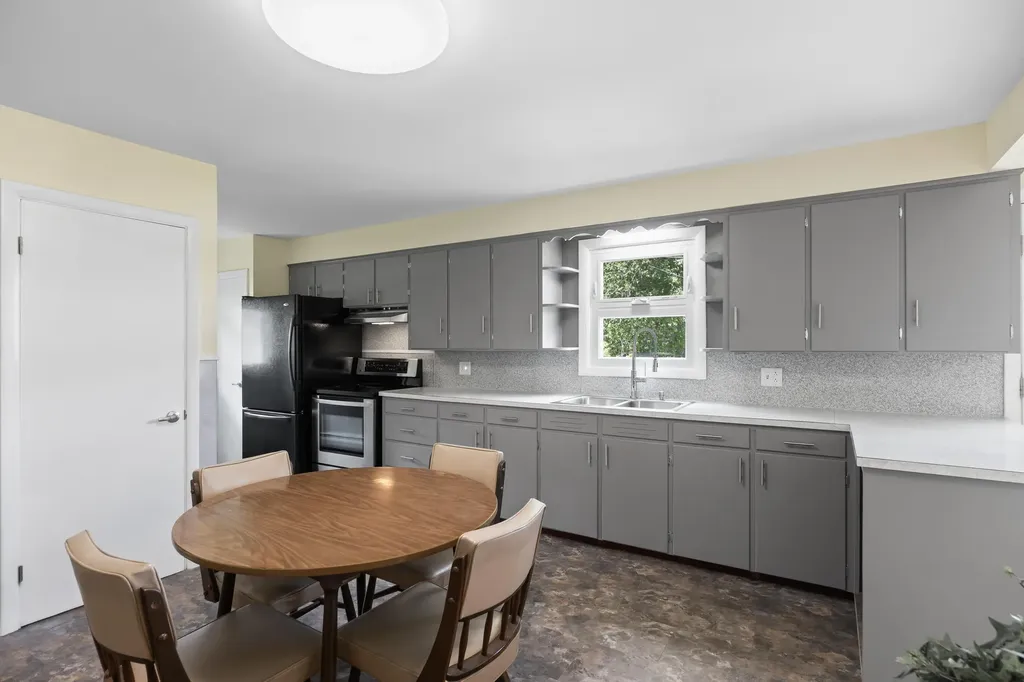 147 Highland Avenue Lewiston ME 04240