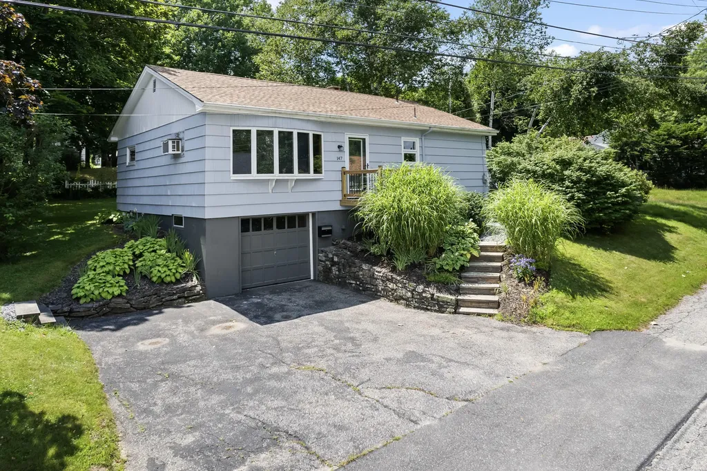 147 Highland Avenue Lewiston ME 04240