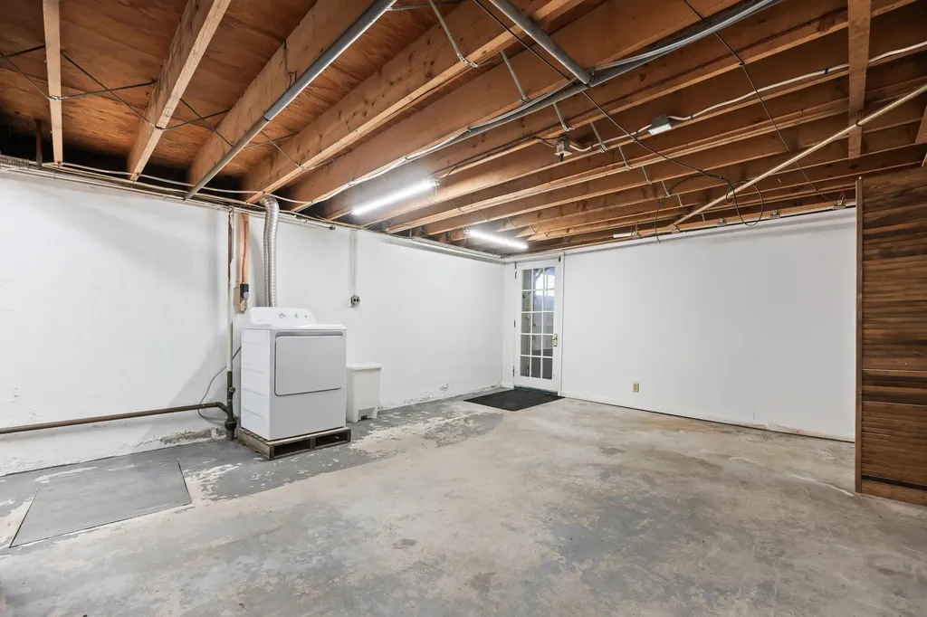 147 Highland Avenue Lewiston ME 04240