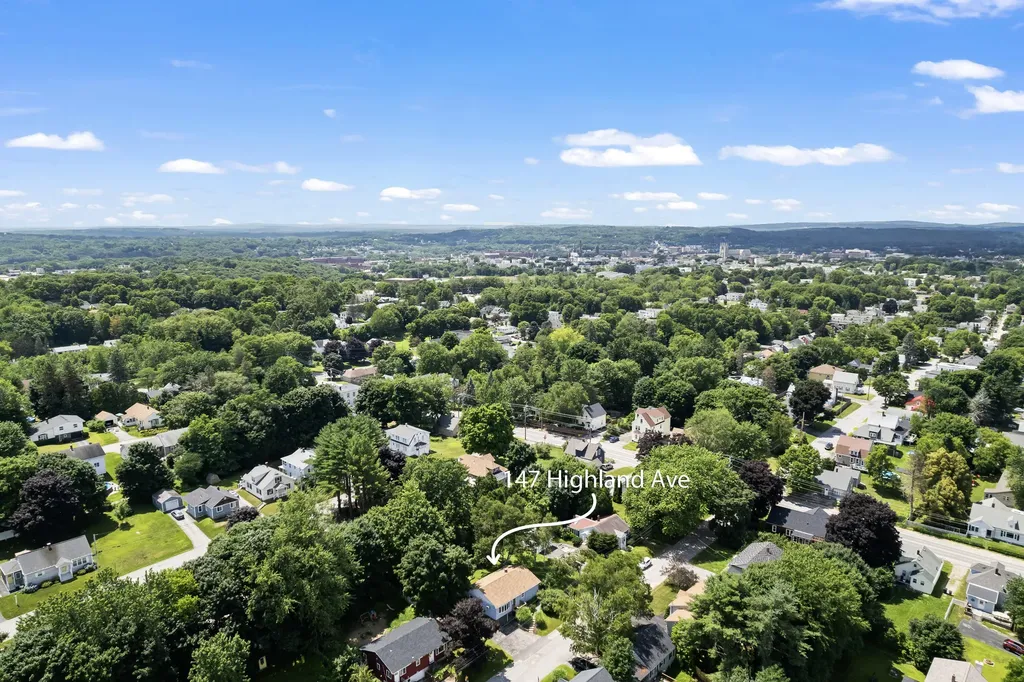 147 Highland Avenue Lewiston ME 04240